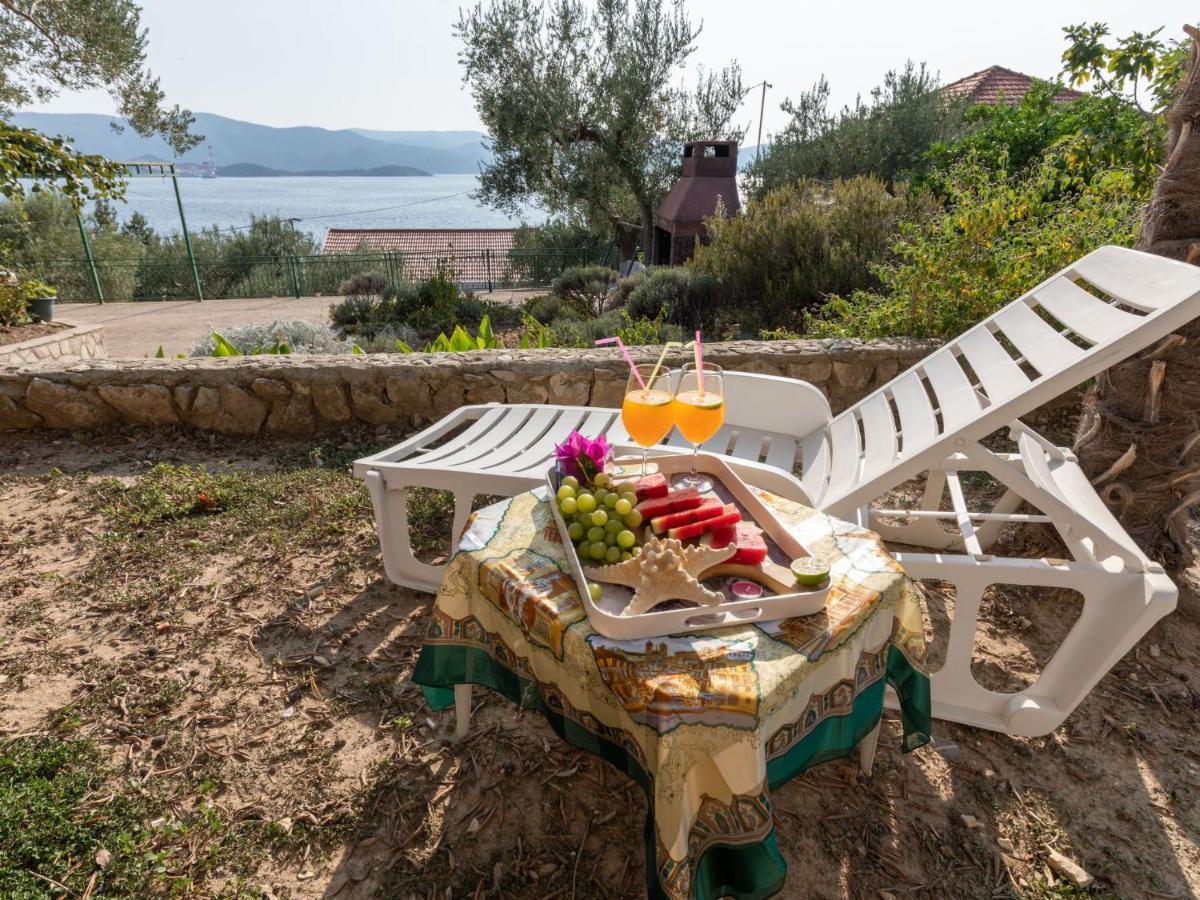 Holiday Home Dubra By Interhome Komarna Eksteriør billede