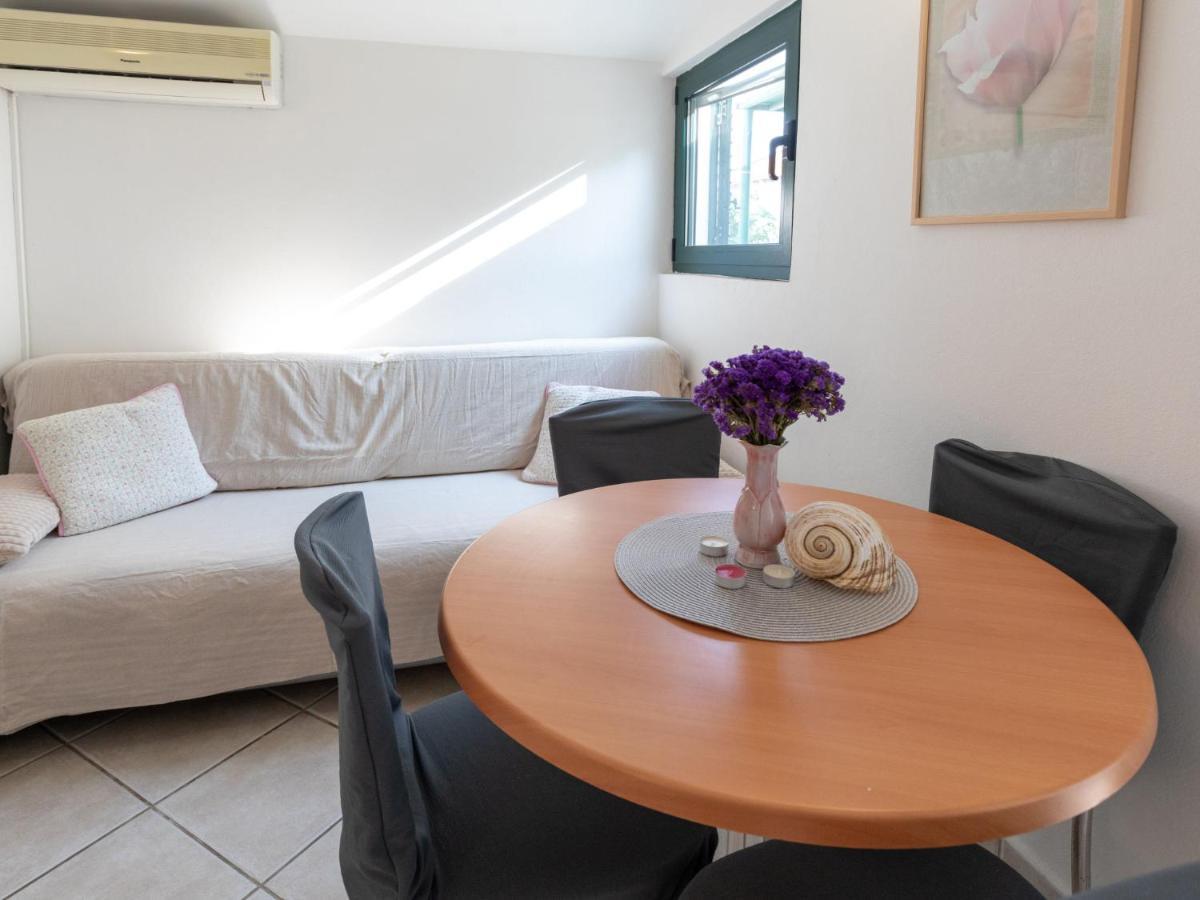 Holiday Home Dubra By Interhome Komarna Eksteriør billede